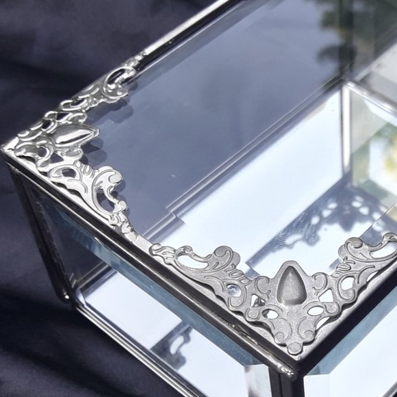 Glass Display Box Silver Metal Trim Beveled - Picture 7 of 7